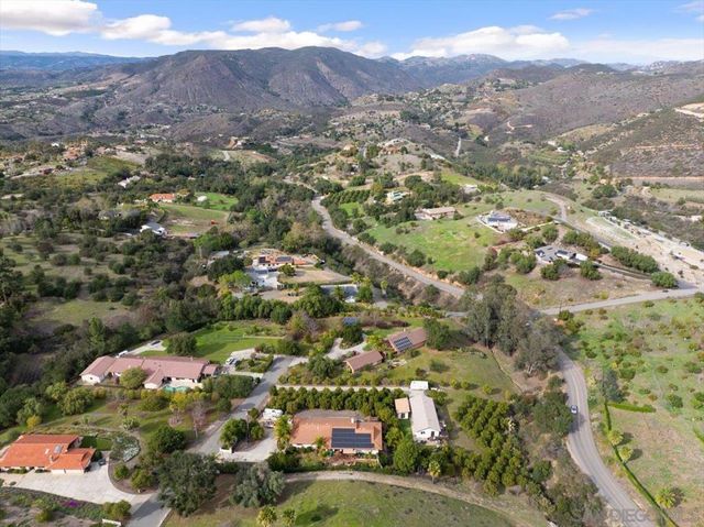 1379 Sunny Heights Road, Fallbrook, CA 92028