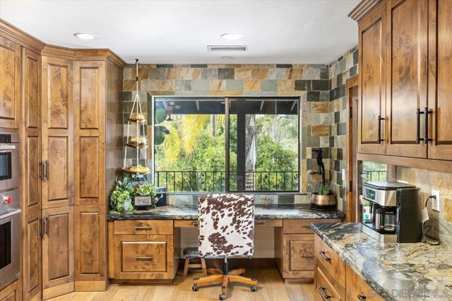 1379 Sunny Heights Road, Fallbrook, CA 92028