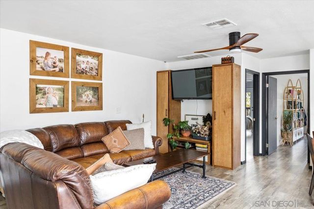 1379 Sunny Heights Road, Fallbrook, CA 92028