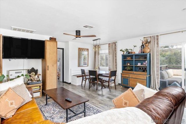 1379 Sunny Heights Road, Fallbrook, CA 92028