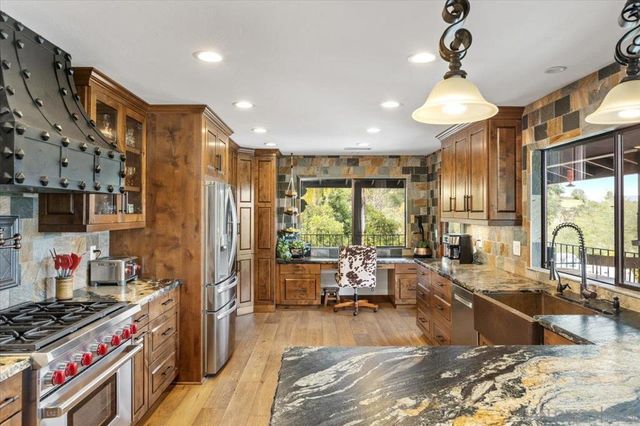 1379 Sunny Heights Road, Fallbrook, CA 92028