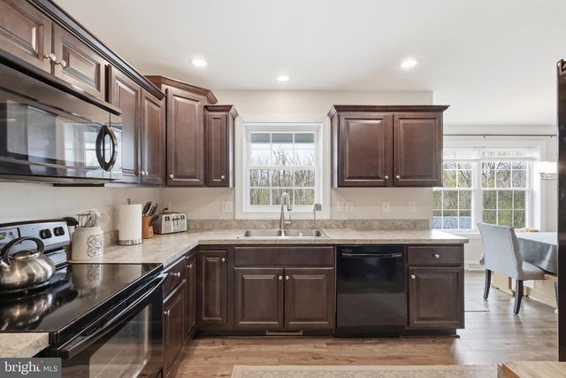 184 KENNETH DR, Leola, PA 17540