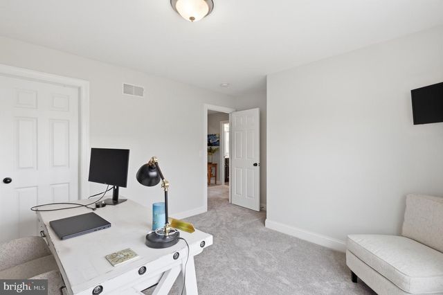 184 KENNETH DR, Leola, PA 17540
