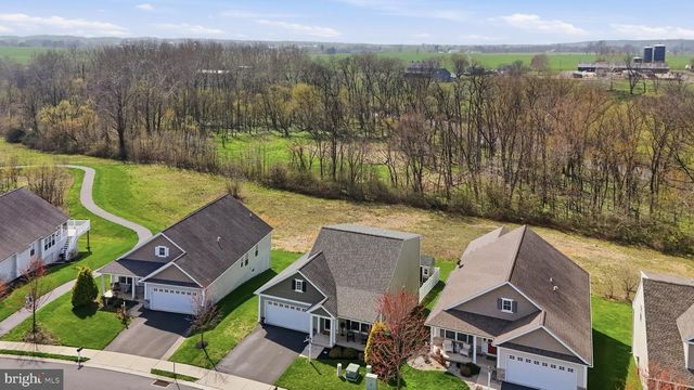 184 KENNETH DR, Leola, PA 17540