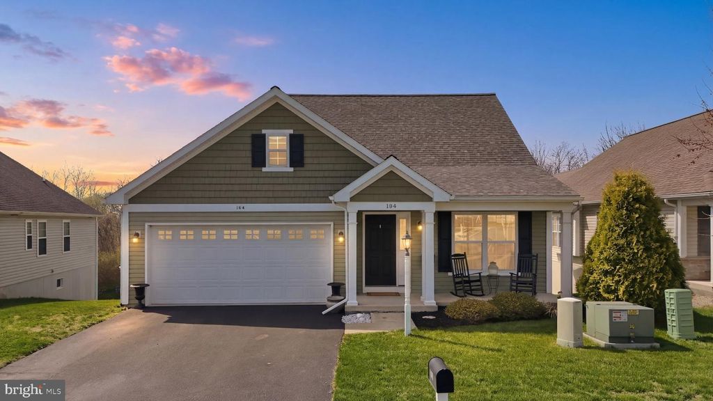 184 KENNETH DR, Leola, PA 17540