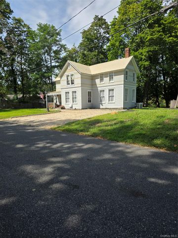 1 Gully Landing Road, Miller Place, NY 11764