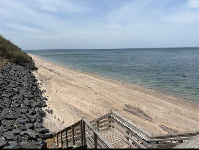 1 Gully Landing Road, Miller Place, NY 11764
