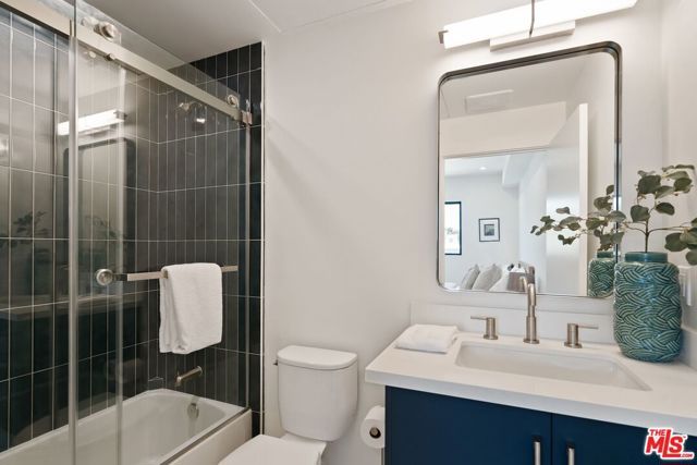 3810 S Verona Court, Los Angeles, CA 90066