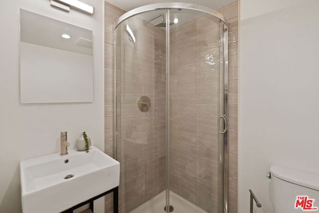 3810 S Verona Court, Los Angeles, CA 90066