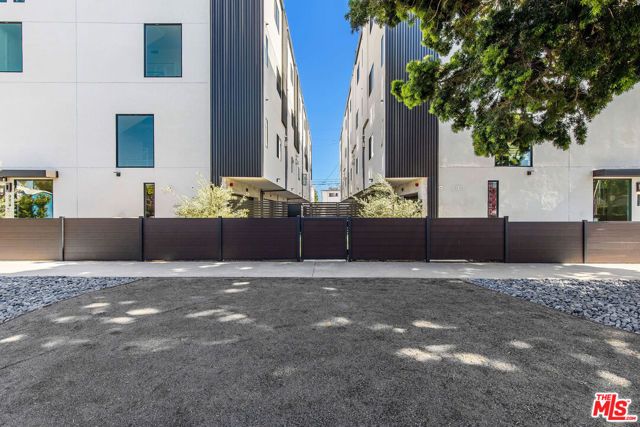 3810 S Verona Court, Los Angeles, CA 90066