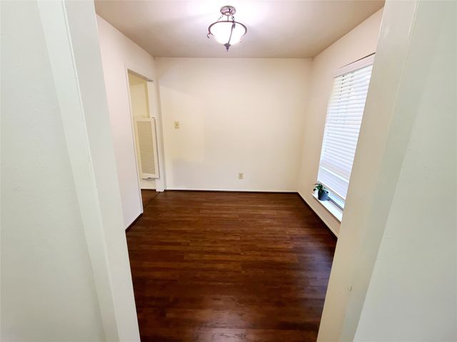 7434 Brentcove Circle, Dallas, TX 75214