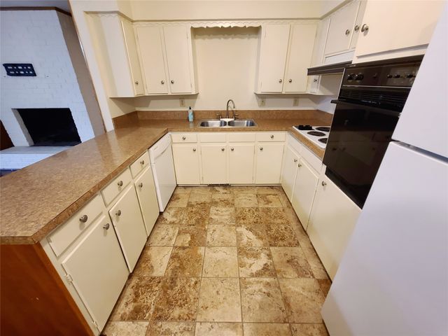 7434 Brentcove Circle, Dallas, TX 75214