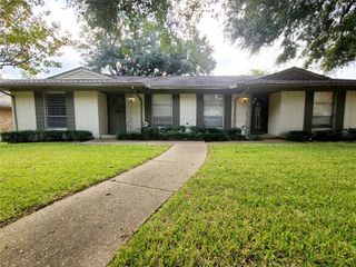 7434 Brentcove Circle, Dallas, TX 75214