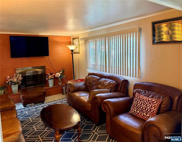 114 Sandra Drive, Totowa, NJ 07512