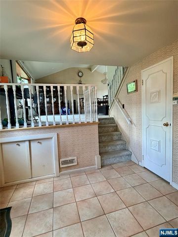 114 Sandra Drive, Totowa, NJ 07512