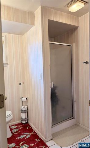 114 Sandra Drive, Totowa, NJ 07512