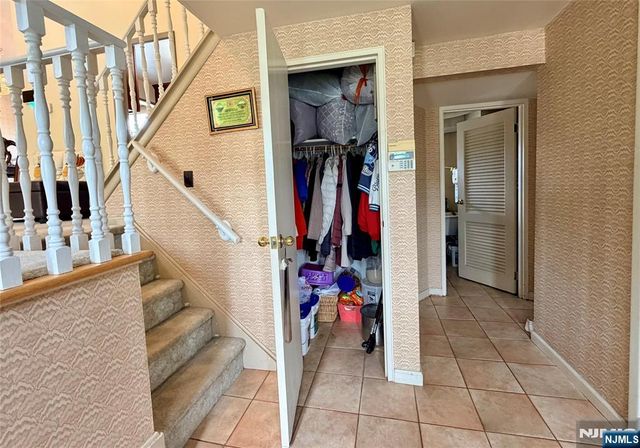 114 Sandra Drive, Totowa, NJ 07512