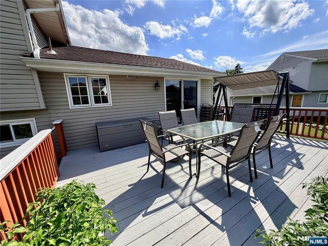114 Sandra Drive, Totowa, NJ 07512