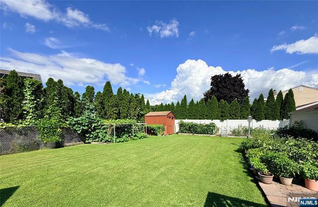 114 Sandra Drive, Totowa, NJ 07512