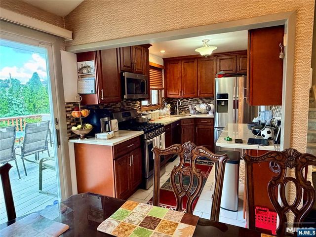 114 Sandra Drive, Totowa, NJ 07512