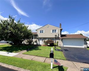 114 Sandra Drive, Totowa, NJ 07512