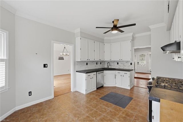 1857 Bloomfield DR, Virginia Beach, VA 23453