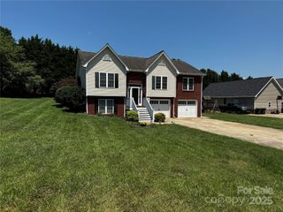 147 Freshfield Drive, Hudson, NC 28638