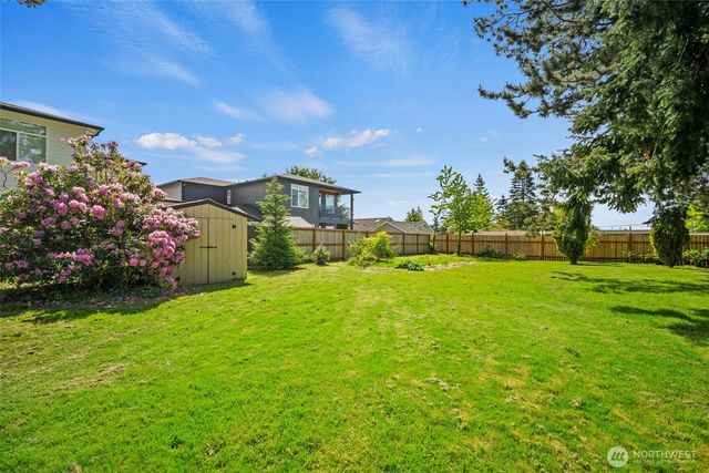 5860 Hawthorne Lane, Ferndale, WA 98248
