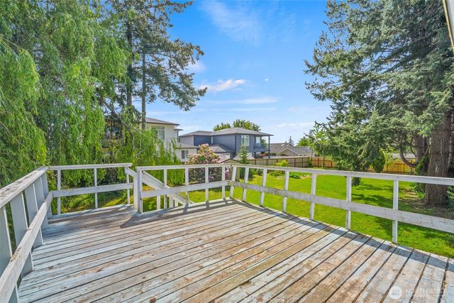 5860 Hawthorne Lane, Ferndale, WA 98248