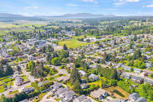 5860 Hawthorne Lane, Ferndale, WA 98248