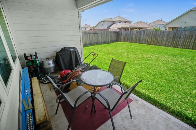 411 Asiatic Black Bear Way, Crosby, TX 77532