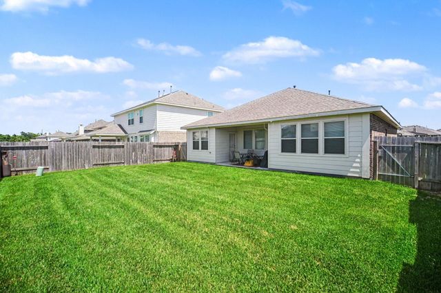 411 Asiatic Black Bear Way, Crosby, TX 77532