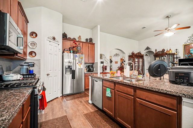 411 Asiatic Black Bear Way, Crosby, TX 77532