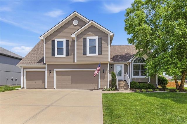 507 River Birch Road, Raymore, MO 64083