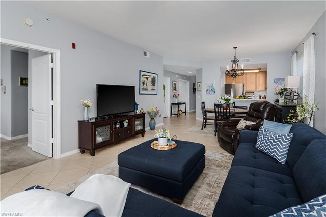 6828 Sterling Greens PL 101, Naples, FL 34104