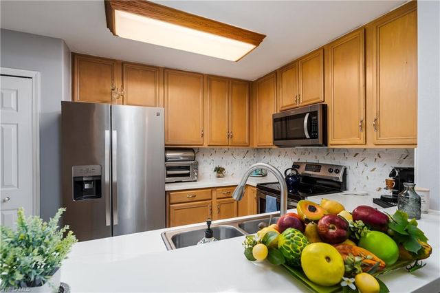 6828 Sterling Greens PL 101, Naples, FL 34104