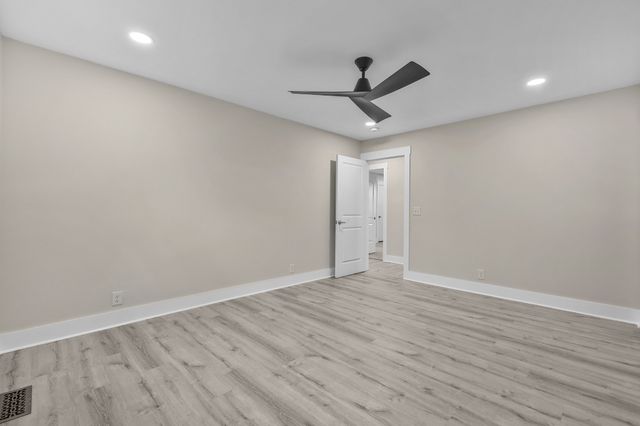 1944 Weeks Rd, Murfreesboro, TN 37127