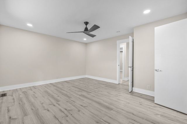 1944 Weeks Rd, Murfreesboro, TN 37127
