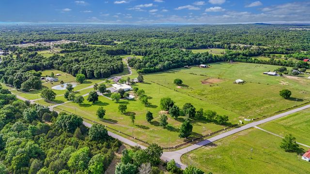 1944 Weeks Rd, Murfreesboro, TN 37127
