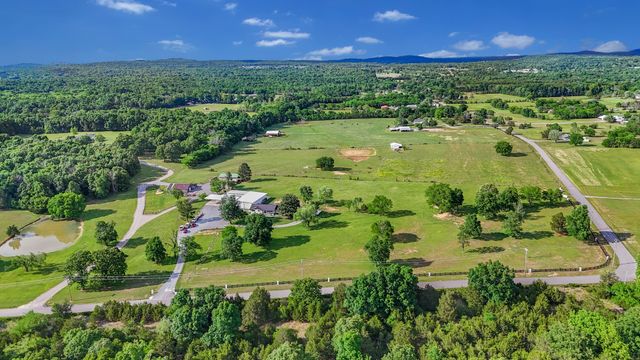 1944 Weeks Rd, Murfreesboro, TN 37127
