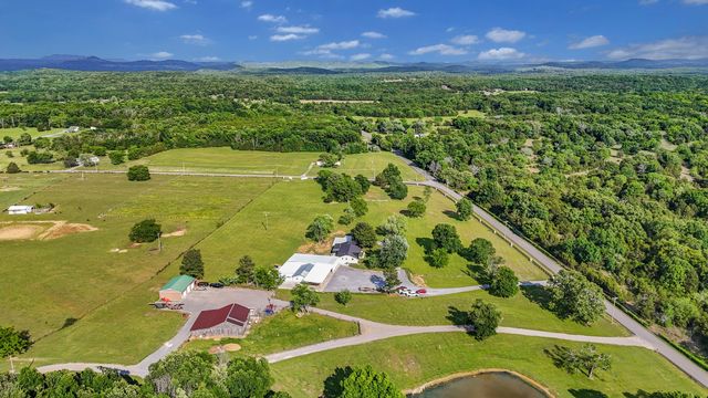 1944 Weeks Rd, Murfreesboro, TN 37127
