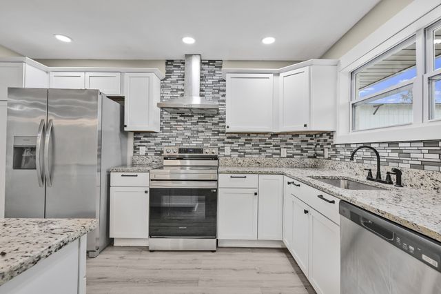 1944 Weeks Rd, Murfreesboro, TN 37127