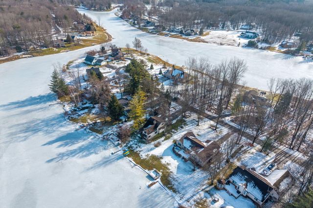 9158 Elmwood Court 185, Canadian Lakes, MI 49346