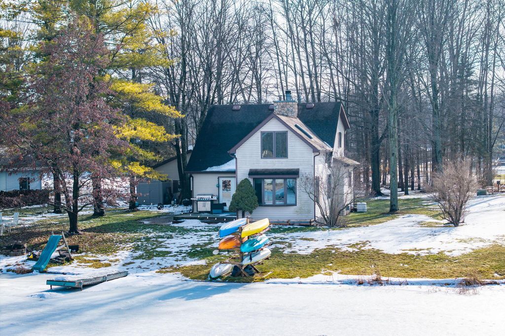 9158 Elmwood Court 185, Canadian Lakes, MI 49346