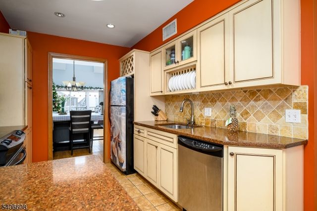 900 Valley Rd D1O, Clifton City, NJ 07013