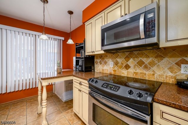 900 Valley Rd D1O, Clifton City, NJ 07013