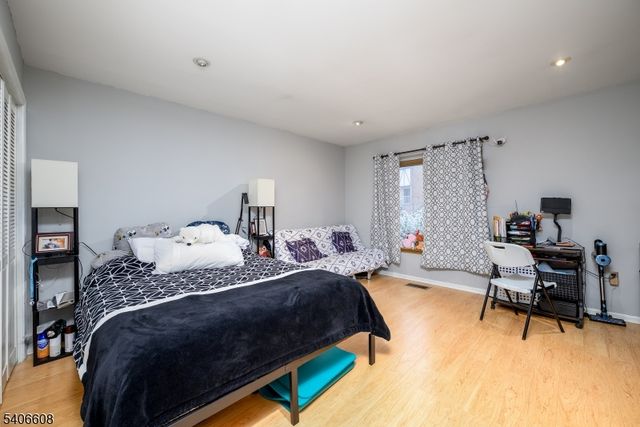 900 Valley Rd D1O, Clifton City, NJ 07013