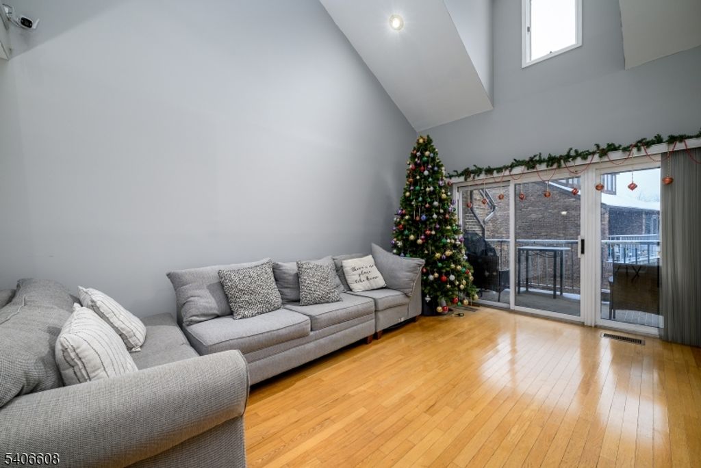 900 Valley Rd D1O, Clifton City, NJ 07013