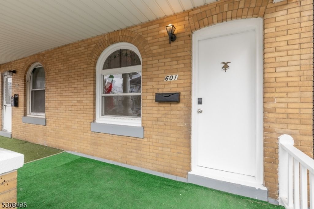 601 S Main St, Phillipsburg Town, NJ 08865