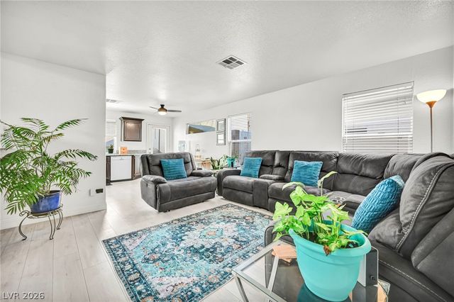 7225 Old Mission Drive, Las Vegas, NV 89128
